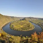 Am Moselufer Zell an der Mosel