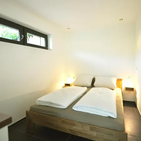 Am Moselufer 公寓 摩泽尔河畔的泽尔