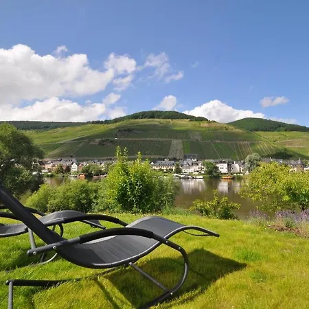 Am Moselufer Apartment Zell an der Mosel
