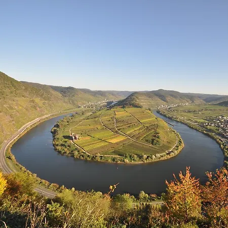 Am Moselufer Zell an der Mosel