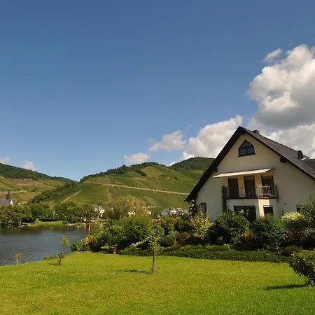 Apartment Am Moselufer Zell an der Mosel